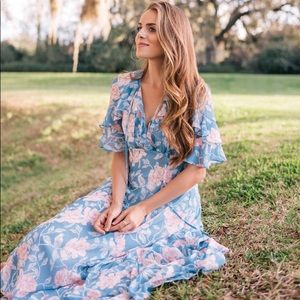 Gal Meets Glam Blue Floral Maxi Dress